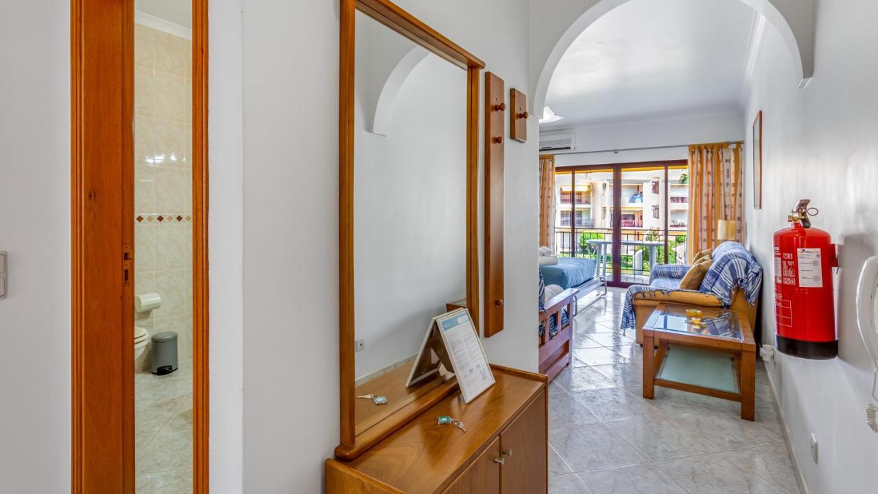 Serene Apartment W/ Balcony And Pool By Lovelystay Quarteira Ngoại thất bức ảnh