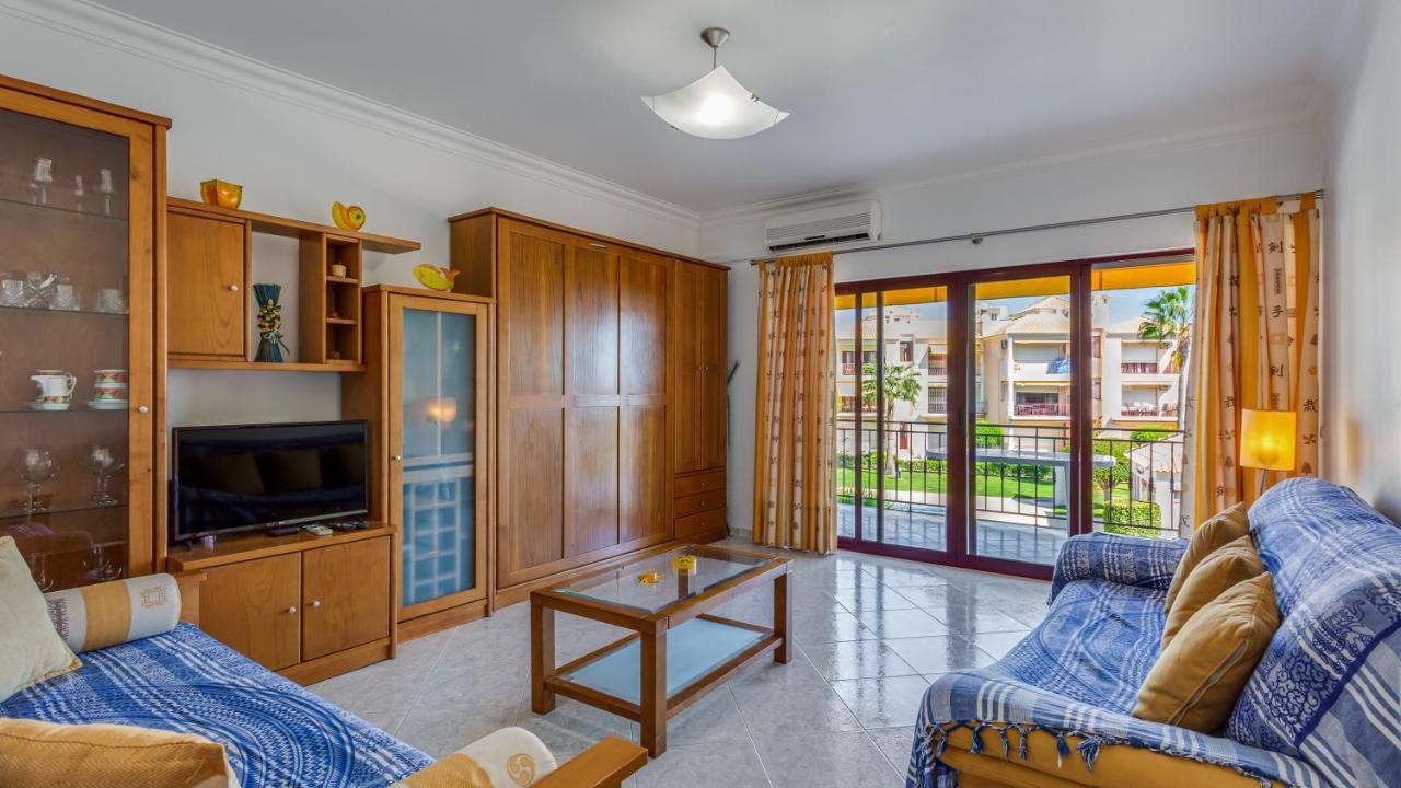 Serene Apartment W/ Balcony And Pool By Lovelystay Quarteira Ngoại thất bức ảnh