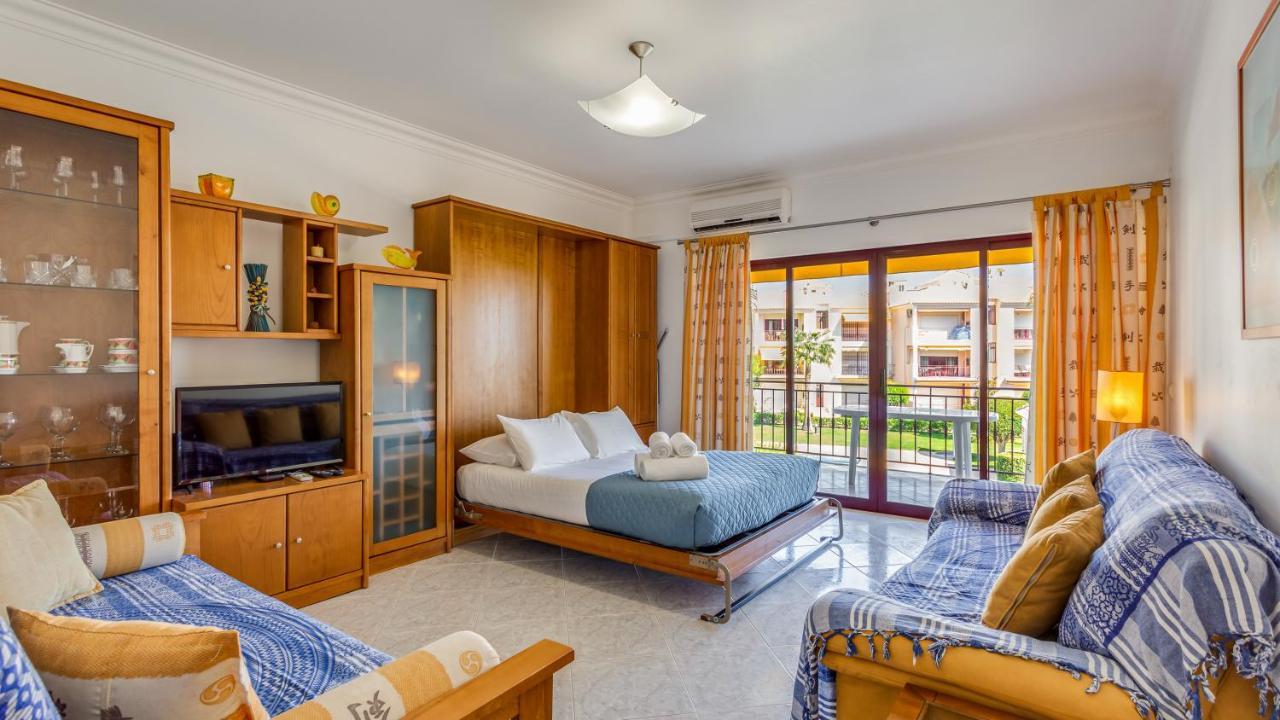 Serene Apartment W/ Balcony And Pool By Lovelystay Quarteira Ngoại thất bức ảnh